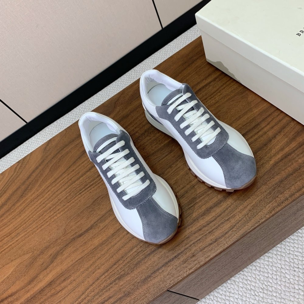 Sneakers women's