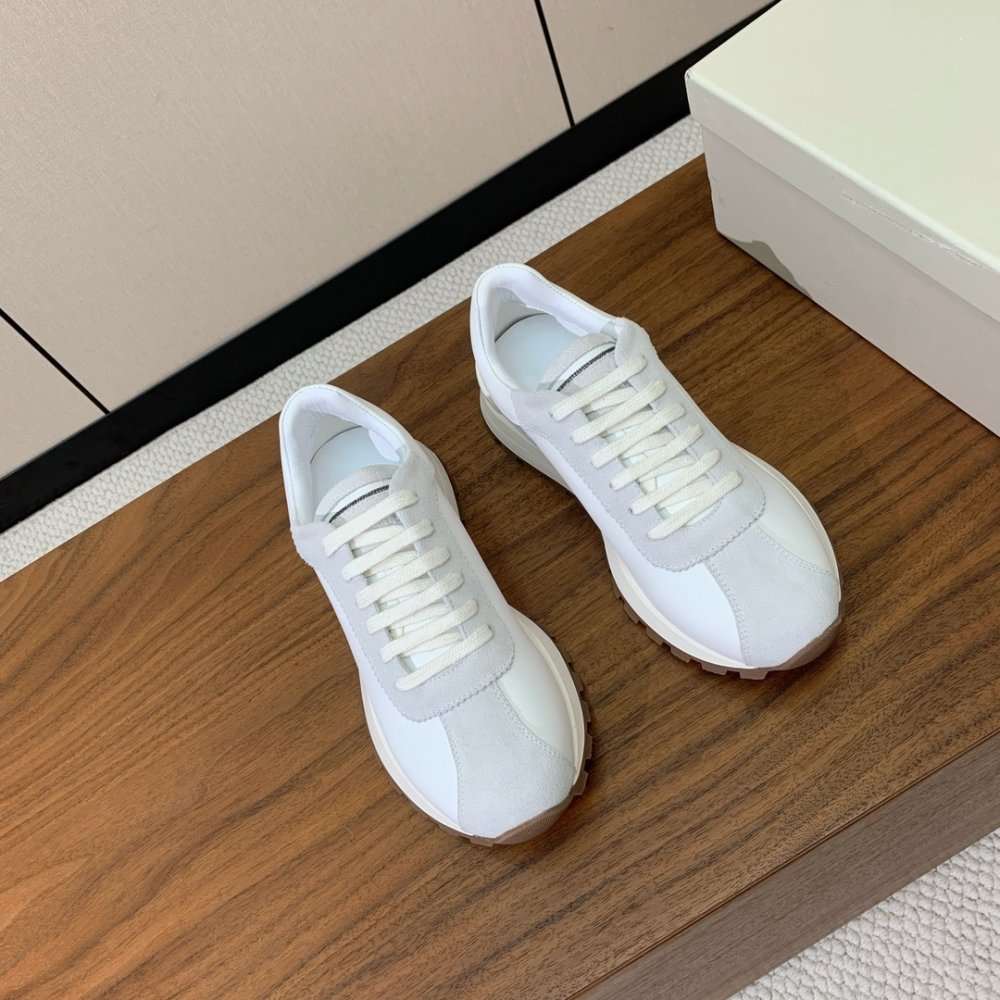 Sneakers women's