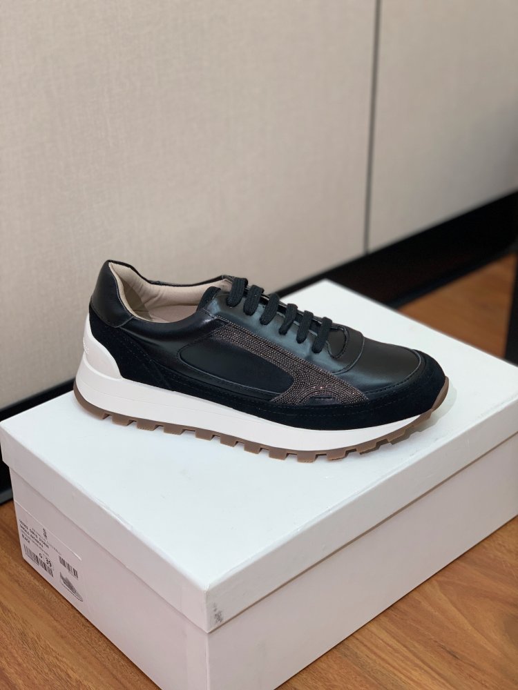 Sneakers women's