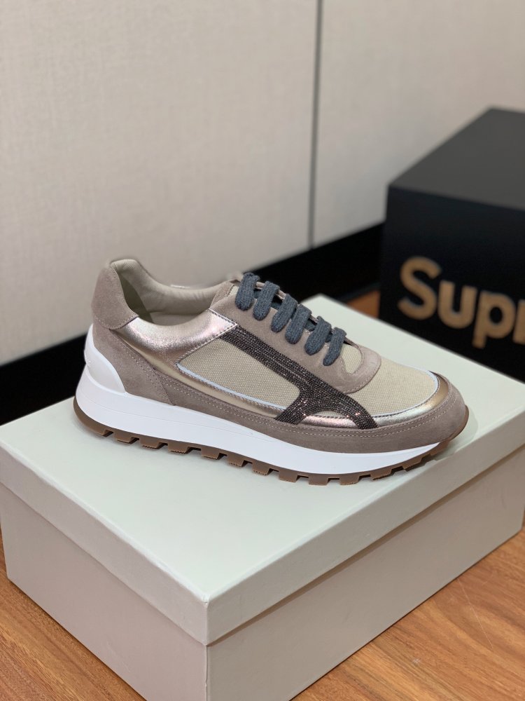 Sneakers women's