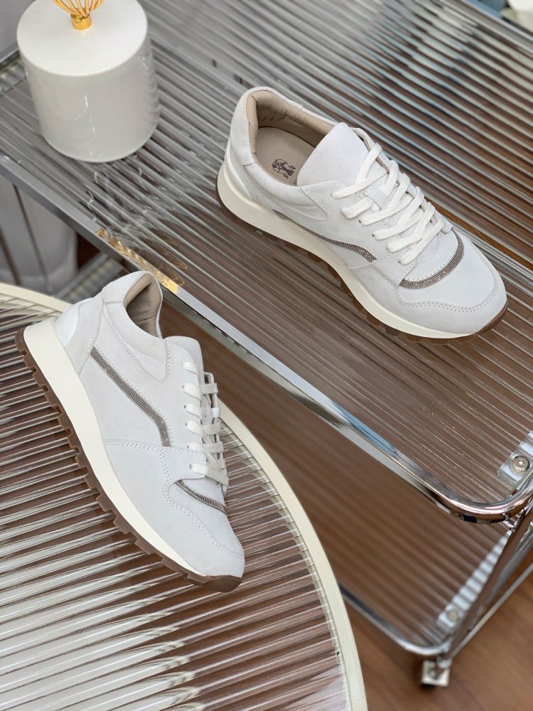 Sneakers women's