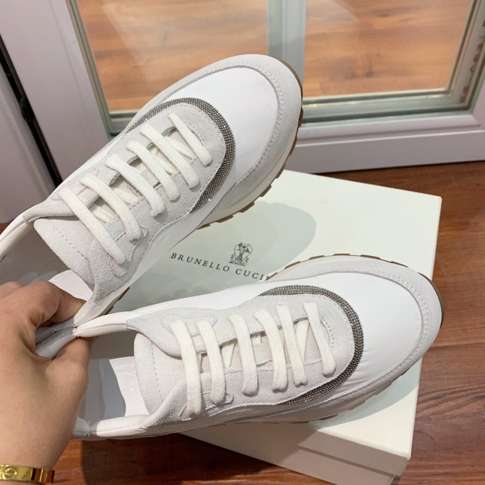 Sneakers women's