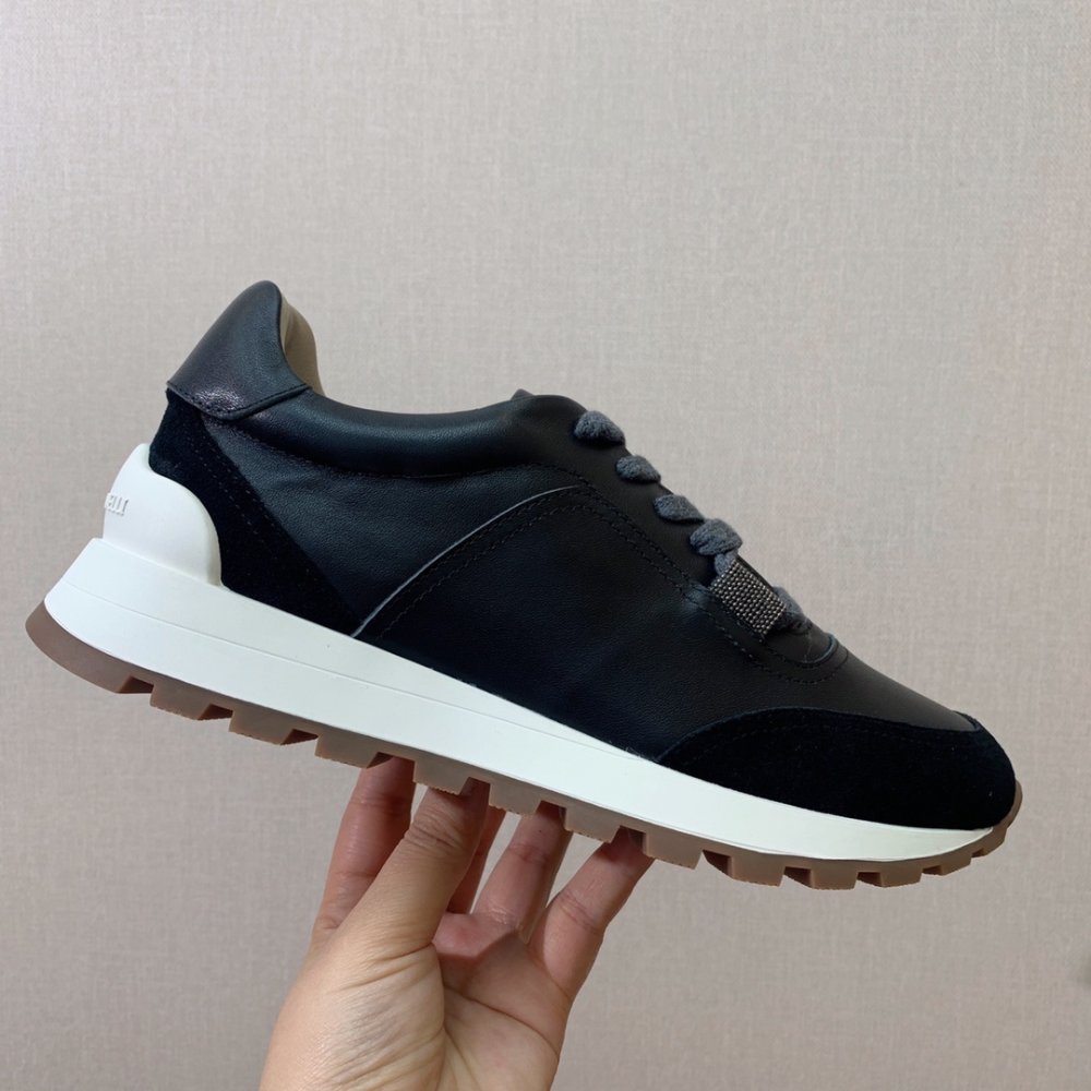 Sneakers women's