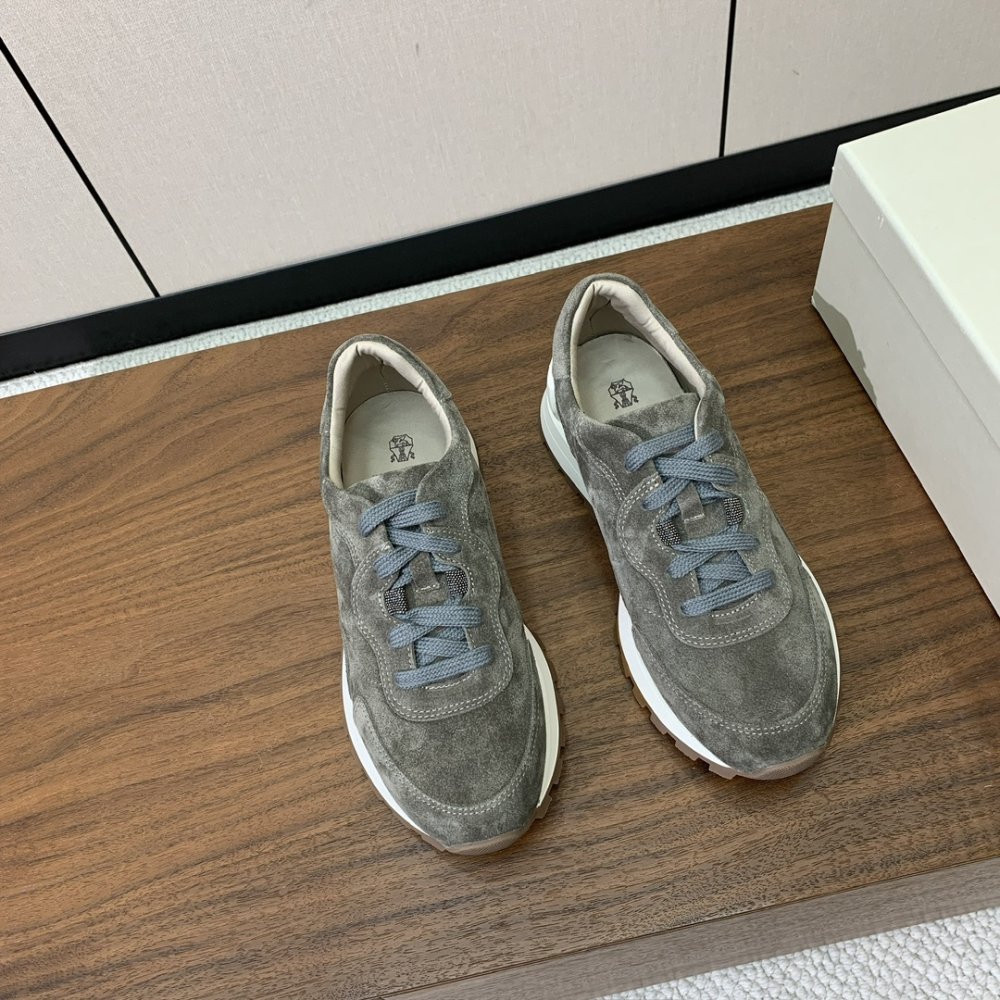 Sneakers women's