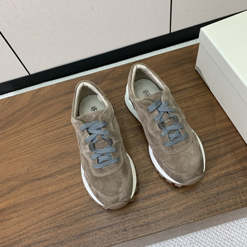 Sneakers women's