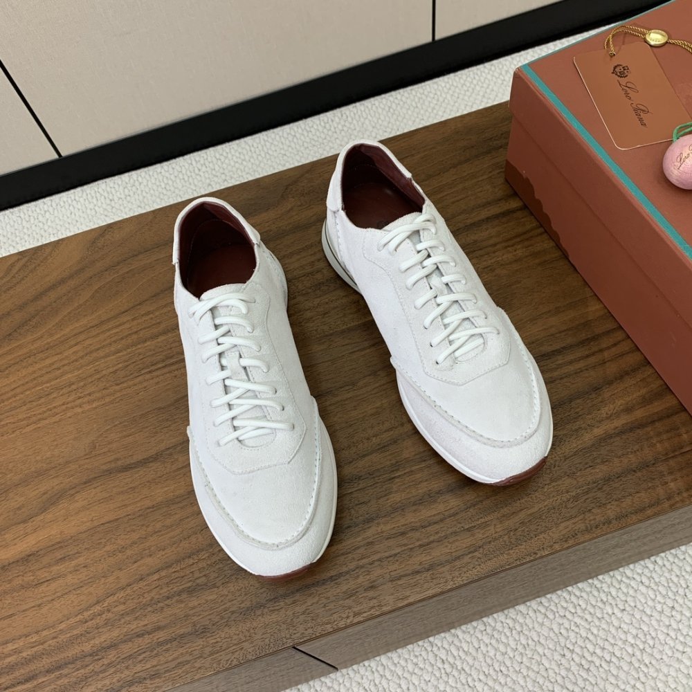 Sneakers women's