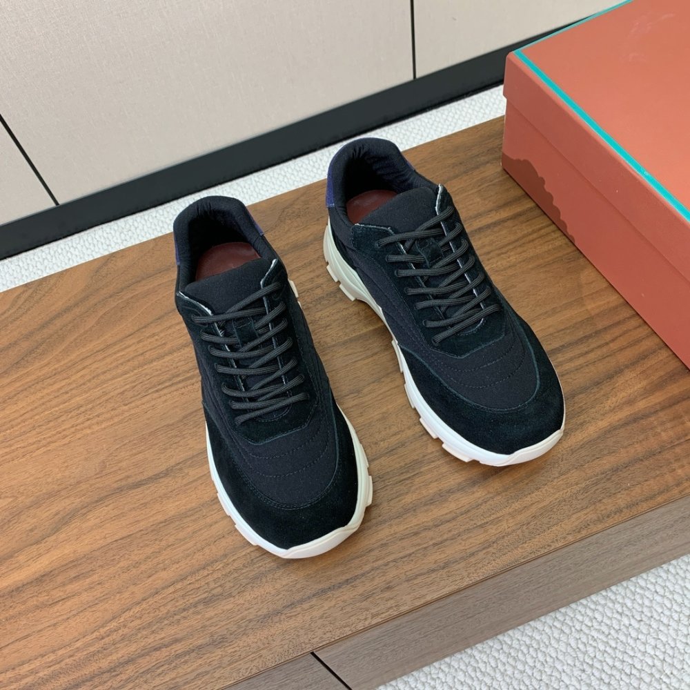 Sneakers women's
