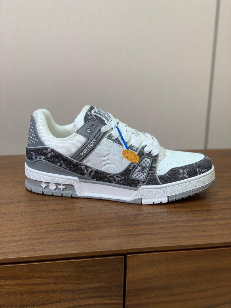 Sneakers women's