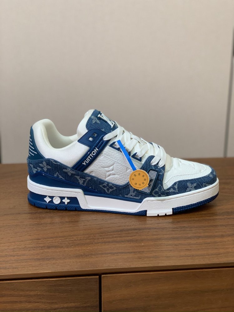 Sneakers women's