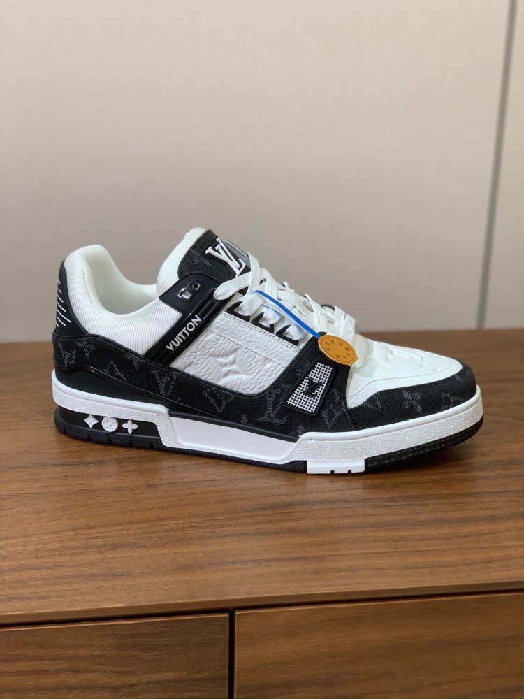 Sneakers women's