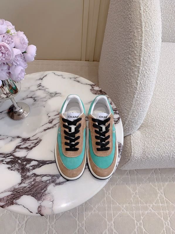 Кросівки жіночі фото 2