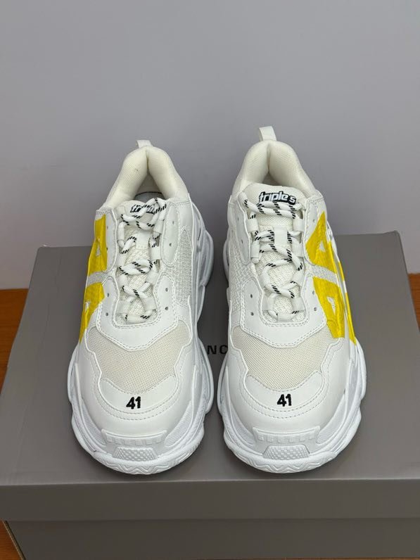 Кроссовки женские фото 2