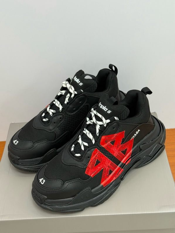 Кроссовки женские фото 2