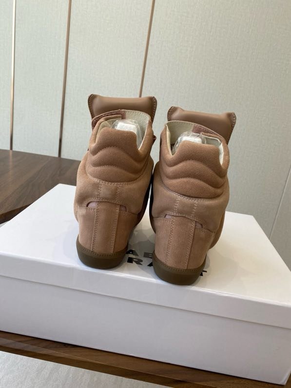 Кроссовки женские фото 2