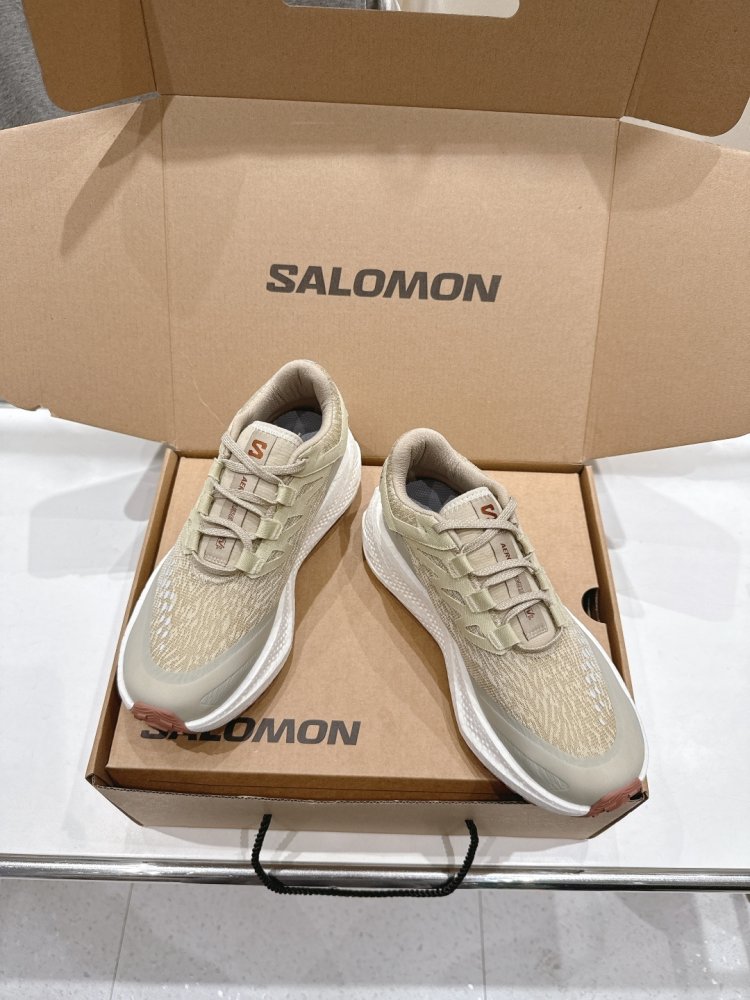 Кросівки жіночі фото 2