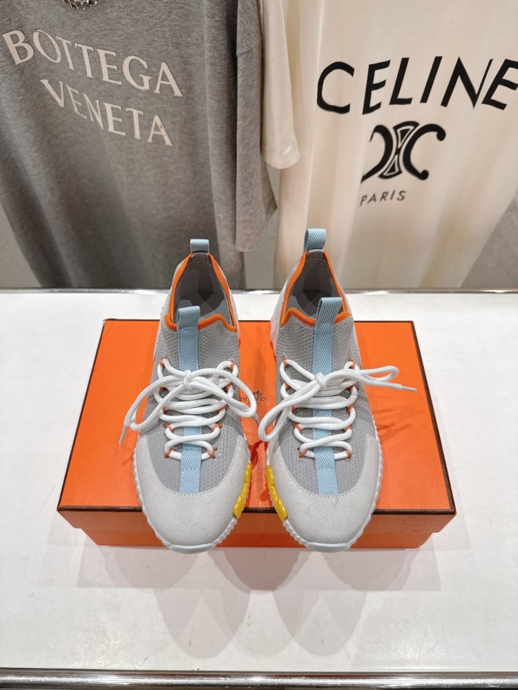 Кросівки жіночі фото 2