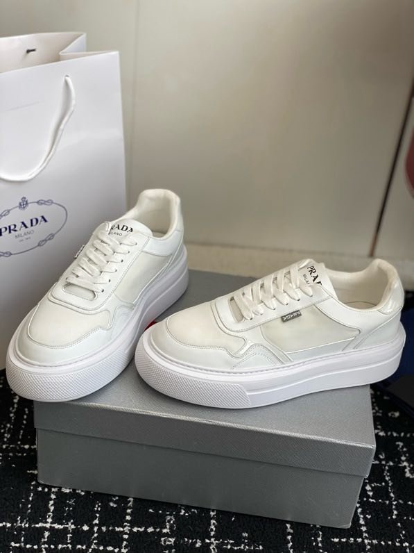 Кросівки жіночі фото 2