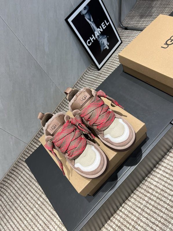 Кроссовки женские фото 2