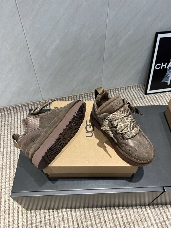 Кроссовки женские фото 2