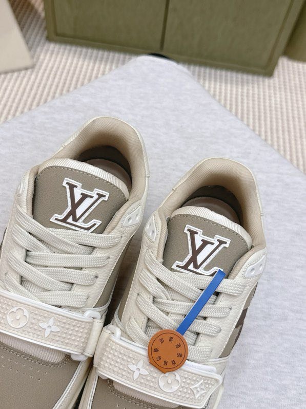 Кроссовки женские фото 2