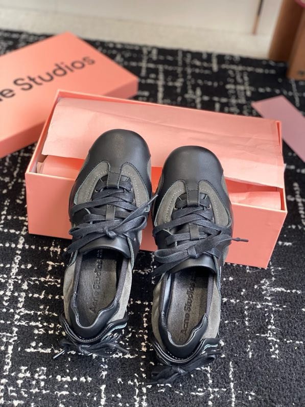 Кроссовки женские фото 2