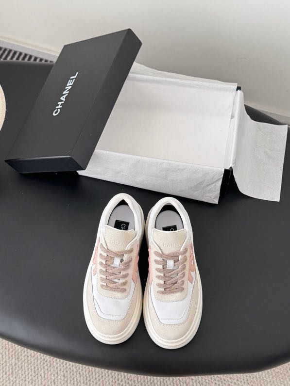 Кроссовки женские фото 2