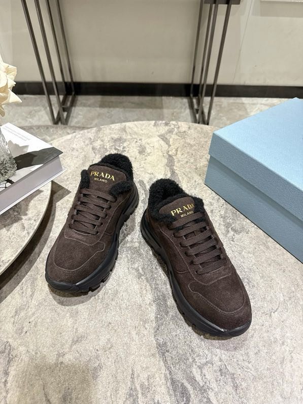 Кросівки жіночі фото 2