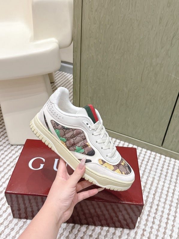 Кроссовки женские фото 2