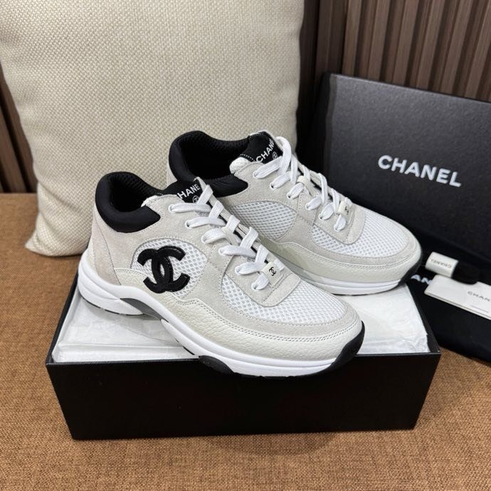 Кроссовки женские фото 2