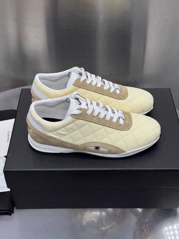 Кроссовки женские фото 2