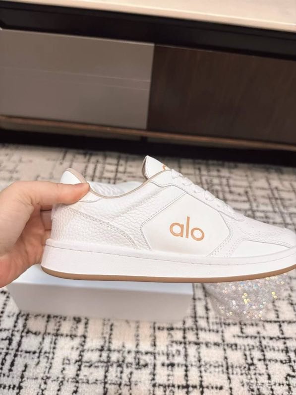 Кроссовки женские фото 3