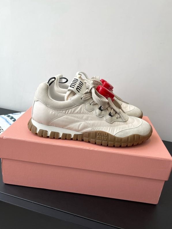 Кросівки жіночі фото 3