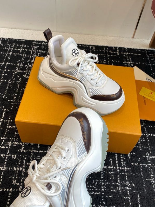 Кроссовки женские фото 3