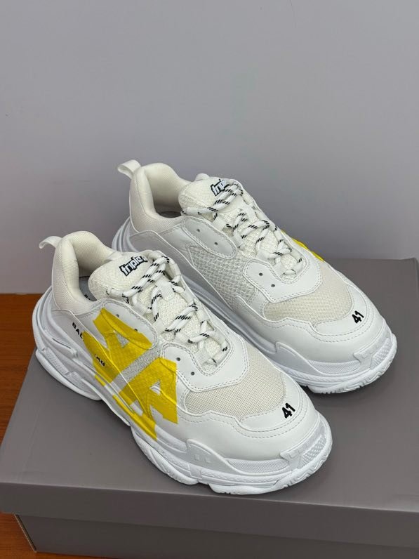 Кроссовки женские фото 3