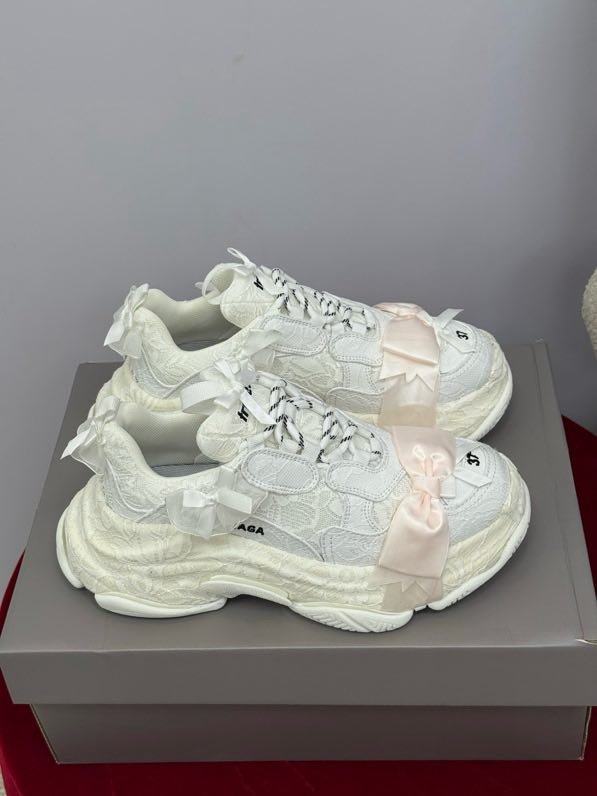 Кроссовки женские фото 3