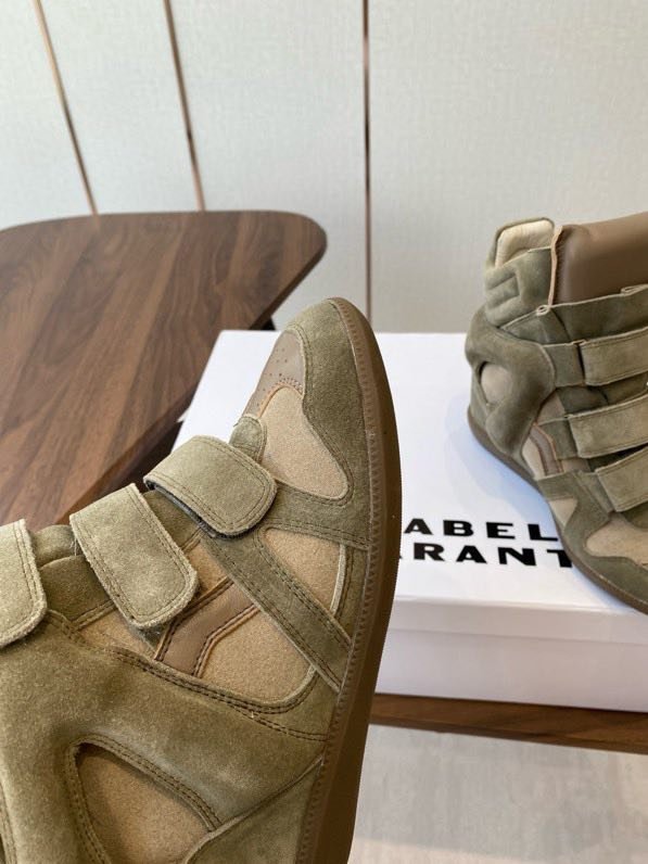 Кроссовки женские фото 3