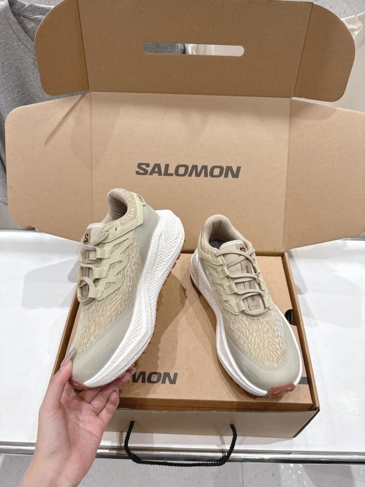 Кросівки жіночі фото 3