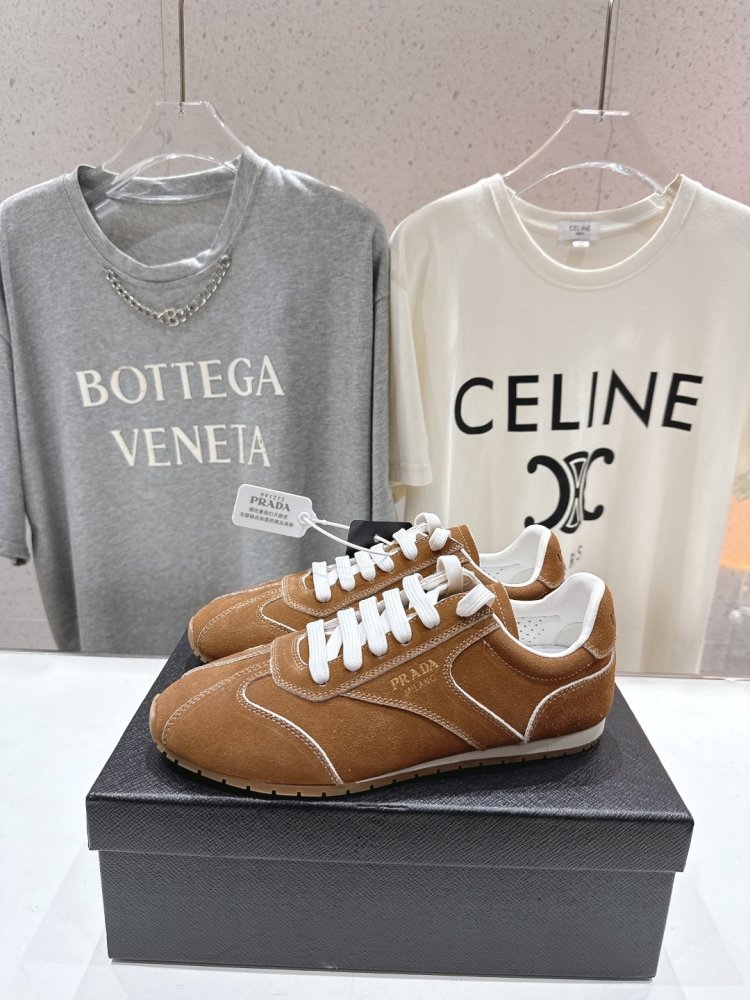 Кроссовки женские фото 3