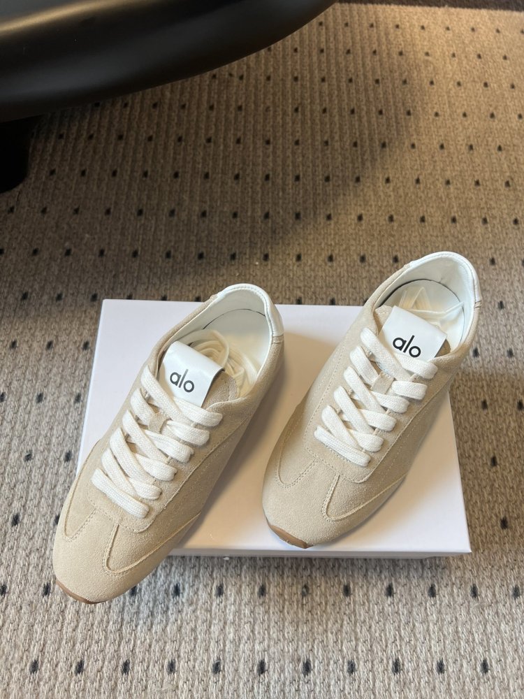 Кроссовки женские фото 3