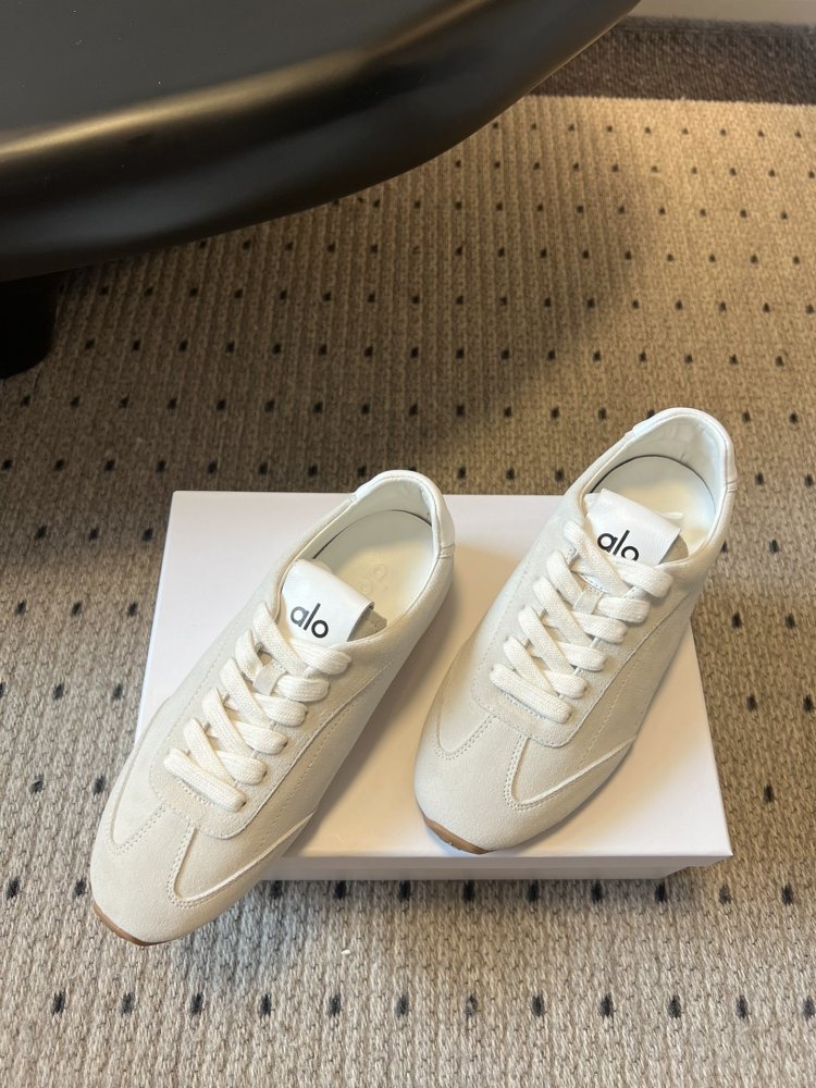 Кроссовки женские фото 3