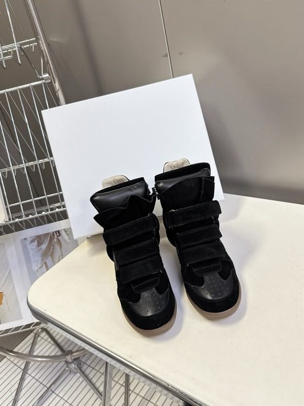 Кроссовки женские фото 3