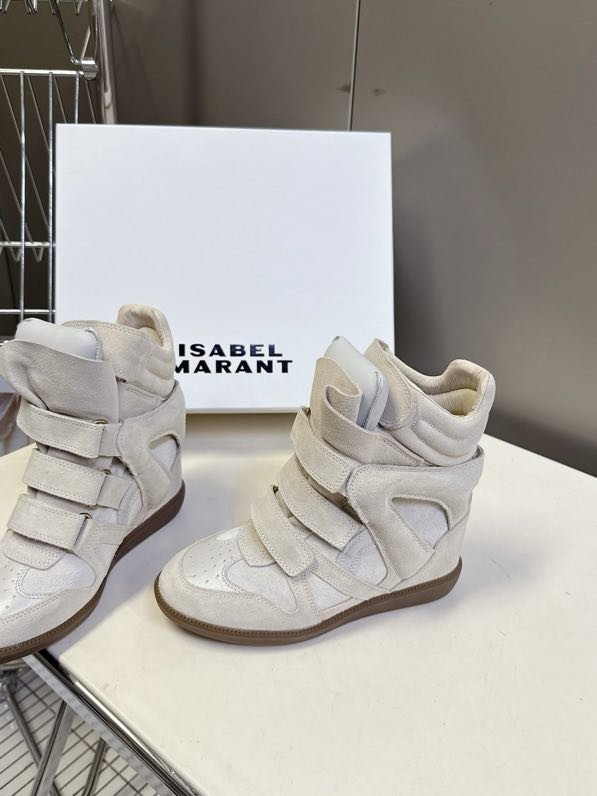 Кроссовки женские фото 3