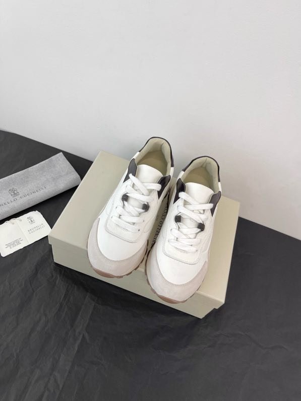 Кроссовки женские фото 3