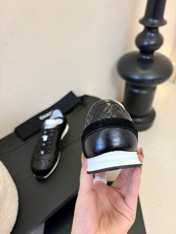 Кроссовки женские фото 3