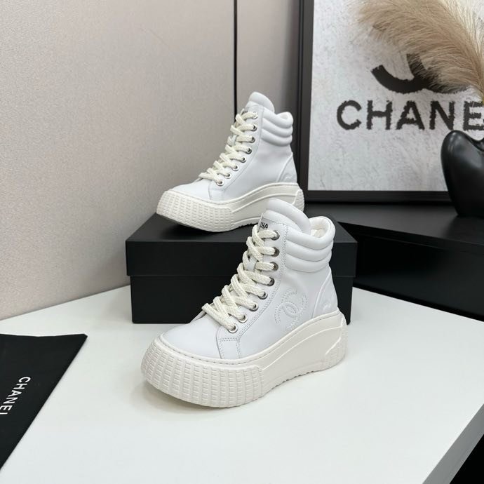 Кросівки жіночі фото 3