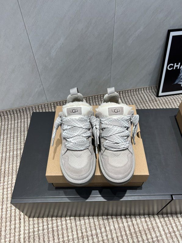 Кроссовки женские фото 3