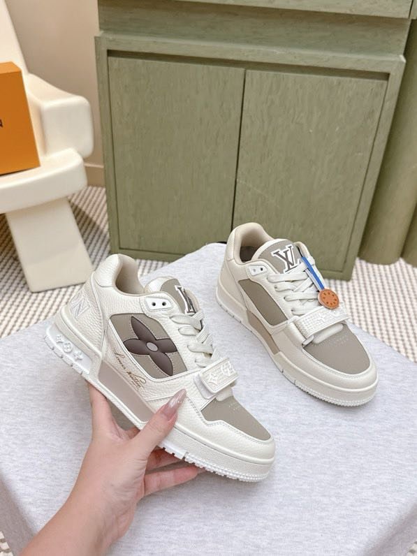 Кроссовки женские фото 3