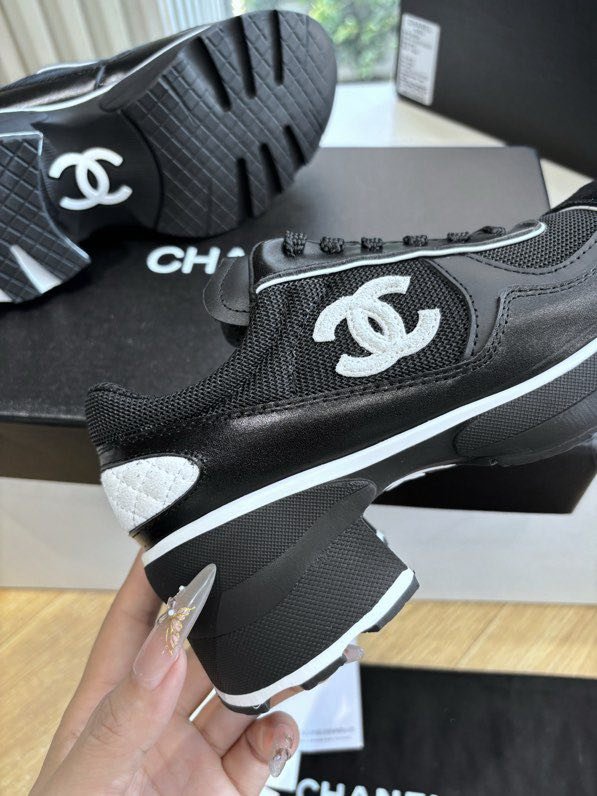 Кроссовки женские фото 3