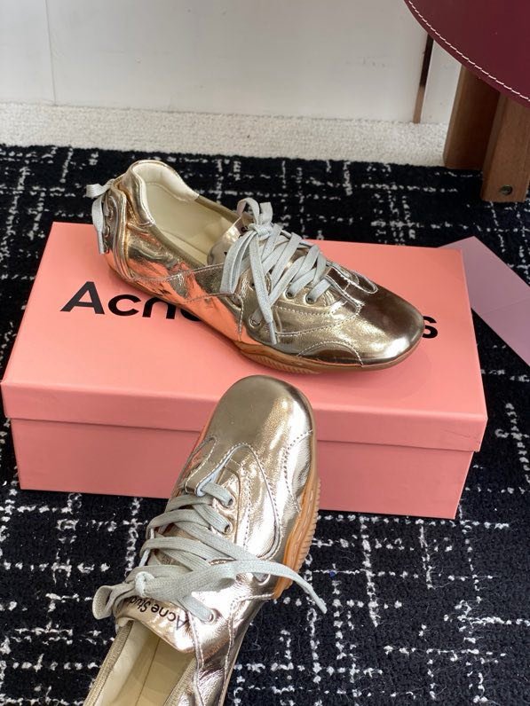 Кроссовки женские фото 3