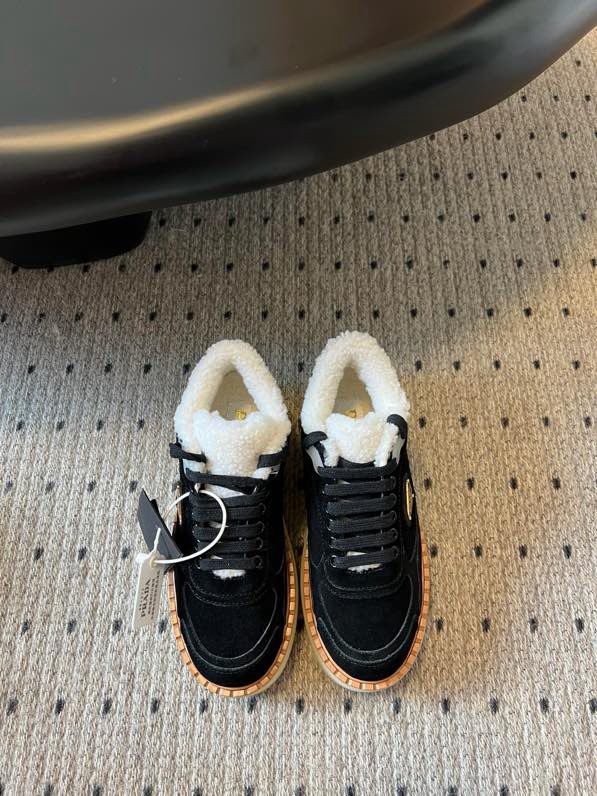 Кросівки жіночі фото 3